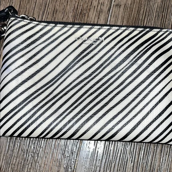 EUC Coach Leather Wristlet Clutch - Picture 4 of 8